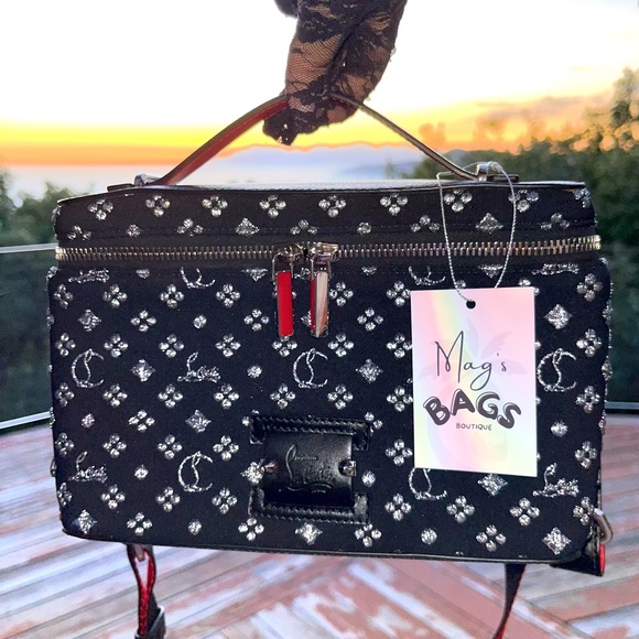 Louboutin: Loubinthesky Kypipouch Calfskin Messenger Tote Crossbody Bag - Picture 4 of 17